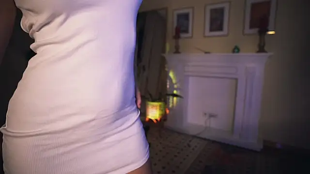 Leona Mell online show from February 2025 09:50:02 PM