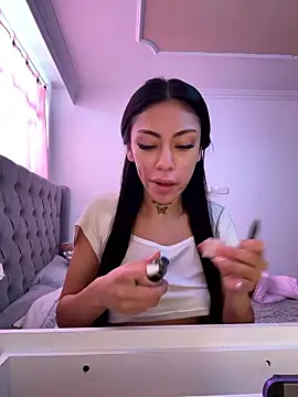 Effy Bonny online show from January 2026 02:21:02 PM