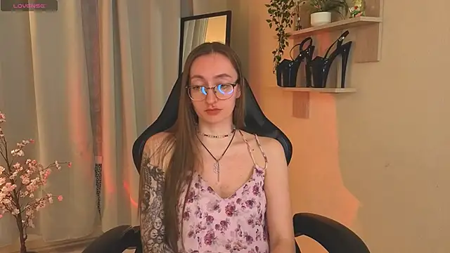 ShiroHeby online show from April 2026 01:14:01 PM