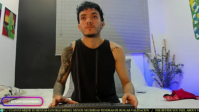 Snapshot of Tylergiuseppe_ chatting on February 2025 10:11:02 PM Tylergiuseppe online show from February 2025 10:11:02 PM