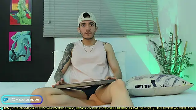 Snapshot of Tylergiuseppe_ chatting on March 2025 08:15:02 PM Tylergiuseppe online show from March 2025 08:15:02 PM