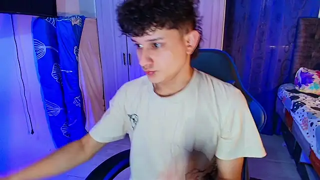 Snapshot of Nathan_Bluee chatting on February 2026 04:02:01 PM Nathan Bluee online show from February 2026 04:02:01 PM