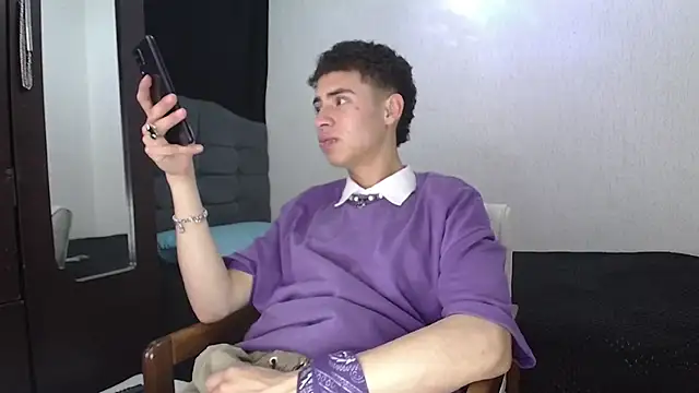 Snapshot of sexybat_twink chatting on January 2025 07:51:01 PM sexybat twink online show from January 2025 07:51:01 PM