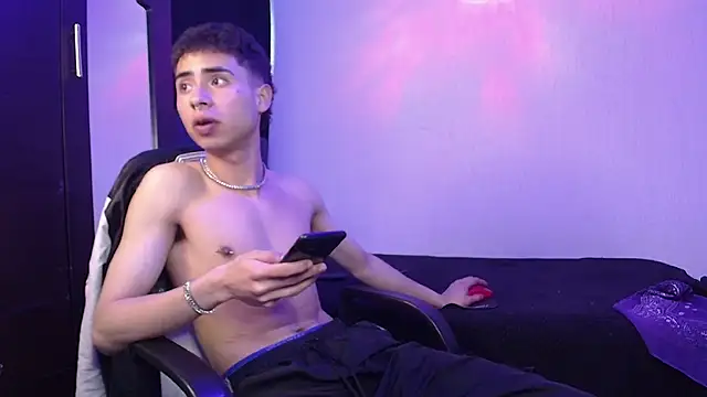 Snapshot of sexybat_twink chatting on February 2025 11:43:02 AM sexybat twink online show from February 2025 11:43:02 AM