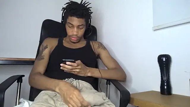 Skinnyblackman online show from May 2026 04:50:01 AM