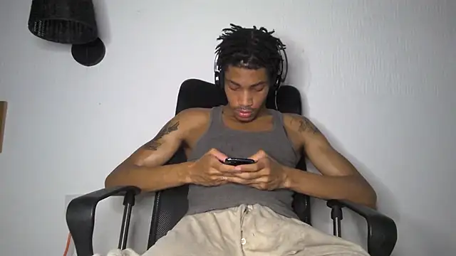 Snapshot of Skinnyblackman chatting on June 2026 02:54:02 AM Skinnyblackman online show from June 2026 02:54:02 AM
