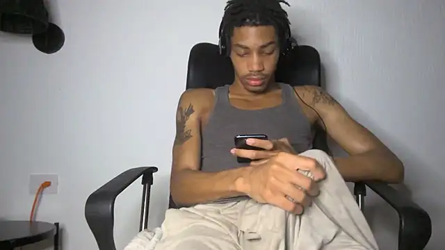 Snapshot of Skinnyblackman chatting on June 2026 03:07:01 AM Skinnyblackman online show from June 2026 03:07:01 AM