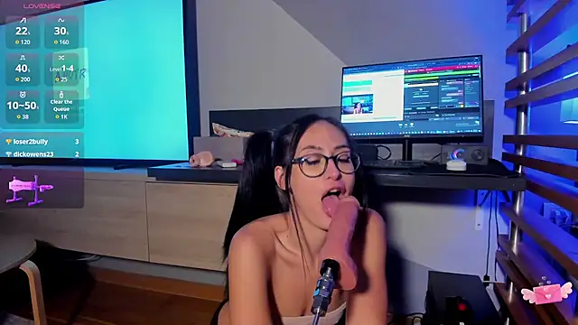 MiaJeanns online show from September 2025 05:48:01 PM