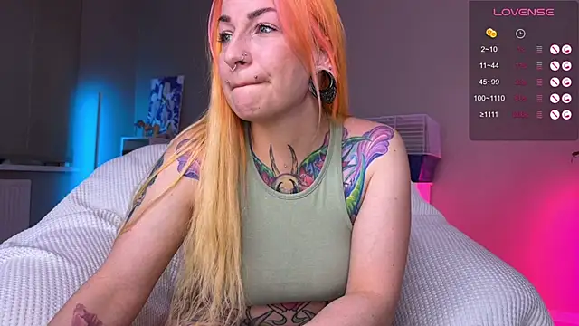 Snapshot of Tanya_Acid chatting on April 2026 05:03:01 PM Tanya Acid online show from April 2026 05:03:01 PM