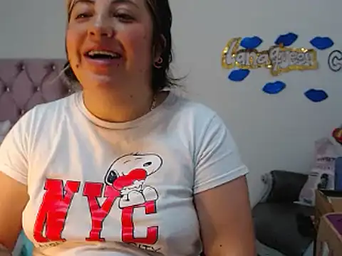 lanaqueen699 online show from February 2025 03:56:02 PM