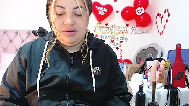 lanaqueen699 online show from February 2025 12:24:01 PM