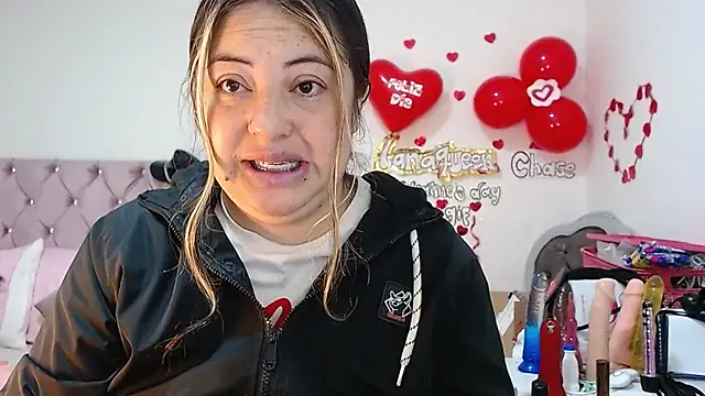 lanaqueen699 online show from February 2025 12:25:02 PM