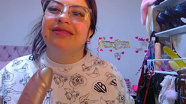 lanaqueen699 online show from June 2026 12:19:01 PM