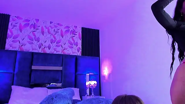 Larabrooks online show from December 2024 05:42:02 AM