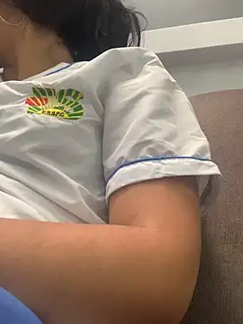 Larabrooks online show from October 2025 06:21:01 PM