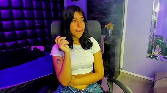 UnderBaby  online show from September 2025 03:07:02 AM