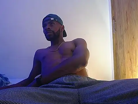 Snapshot of GerardSmitt chatting on October 2025 02:03:02 AM GerardSmitt online show from October 2025 02:03:02 AM