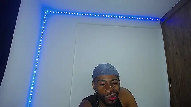 Snapshot of GerardSmitt chatting on November 2025 01:15:01 AM GerardSmitt online show from November 2025 01:15:01 AM