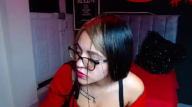 Violettasquirt online show from January 2025 10:27:01 PM