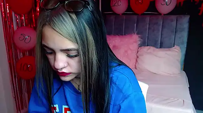 Violettasquirt online show from February 2025 03:24:02 PM