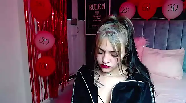 Violettasquirt online show from February 2025 03:15:02 PM