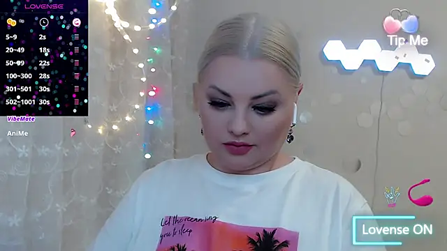 Snapshot of JewellKiss7 chatting on June 2026 02:56:02 AM JewellKiss7 online show from June 2026 02:56:02 AM