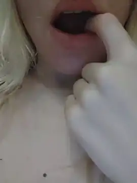 Linda 999 online show from February 2025 10:20:02 AM