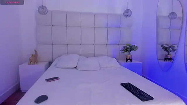 Cameron cutee online show from March 2025 07:15:02 PM