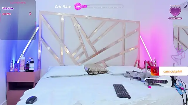 Cameron cutee online show from October 2025 07:01:02 PM