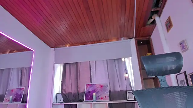 Snapshot of Susann_Ross chatting on January 2025 12:11:02 PM Susann Ross online show from January 2025 12:11:02 PM