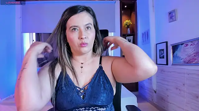 Snapshot of Susann_Ross chatting on February 2025 12:08:02 PM Susann Ross online show from February 2025 12:08:02 PM