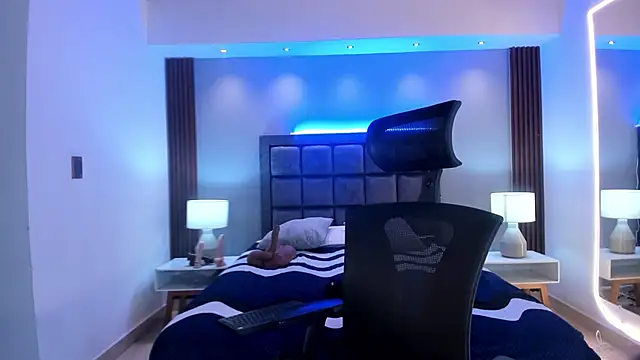 Snapshot of Susann_Ross chatting on September 2025 10:59:01 AM Susann Ross online show from September 2025 10:59:01 AM