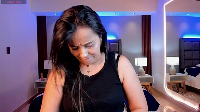 Snapshot of Susann_Ross chatting on September 2025 11:53:02 AM Susann Ross online show from September 2025 11:53:02 AM