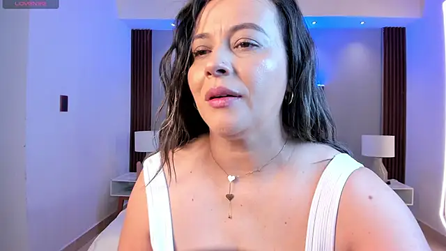 Snapshot of Susann_Ross chatting on October 2025 10:45:01 AM Susann Ross online show from October 2025 10:45:01 AM