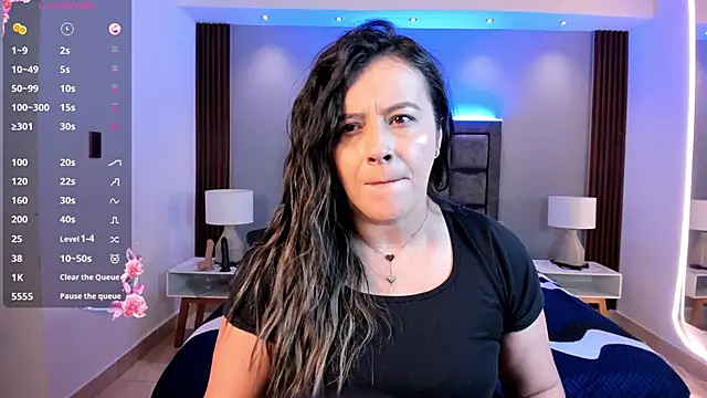 Snapshot of Susann_Ross chatting on October 2025 10:46:02 AM Susann Ross online show from October 2025 10:46:02 AM