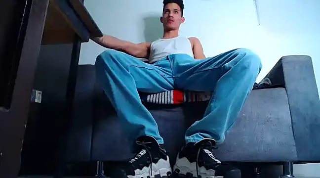 Snapshot of mastersmits chatting on February 2025 09:30:01 AM mastersmits online show from February 2025 09:30:01 AM