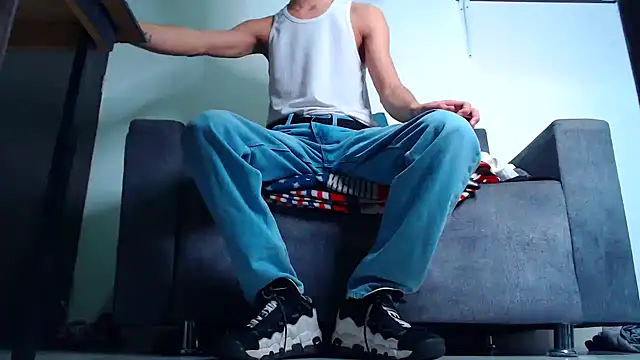 Snapshot of mastersmits chatting on February 2025 07:04:01 PM mastersmits online show from February 2025 07:04:01 PM