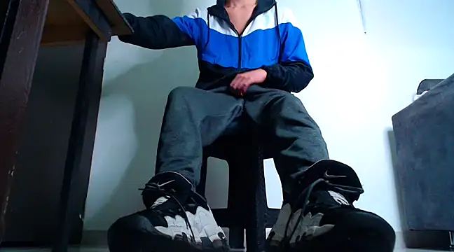 Snapshot of mastersmits chatting on February 2025 04:43:01 AM mastersmits online show from February 2025 04:43:01 AM