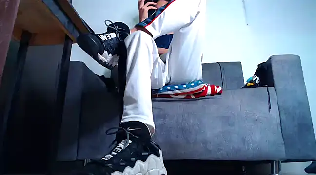 Snapshot of mastersmits chatting on February 2025 08:07:01 AM mastersmits online show from February 2025 08:07:01 AM