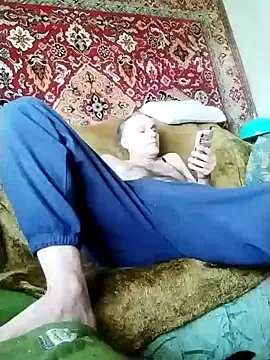 Snapshot of Pineapple04 chatting on January 2025 12:27:02 PM Pineapple04 online show from January 2025 12:27:02 PM