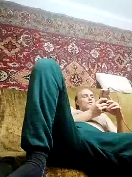 Snapshot of Pineapple04 chatting on January 2025 02:19:01 PM Pineapple04 online show from January 2025 02:19:01 PM