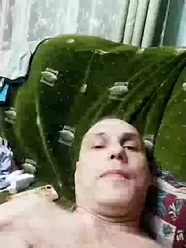 Snapshot of Pineapple04 chatting on January 2025 07:42:01 PM Pineapple04 online show from January 2025 07:42:01 PM