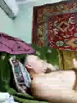 Snapshot of Pineapple04 chatting on January 2025 02:53:01 PM Pineapple04 online show from January 2025 02:53:01 PM