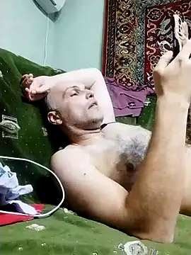 Snapshot of Pineapple04 chatting on February 2025 09:25:02 PM Pineapple04 online show from February 2025 09:25:02 PM