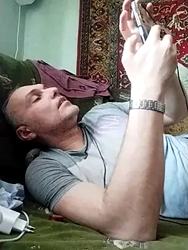 Snapshot of Pineapple04 chatting on March 2025 12:01:01 PM Pineapple04 online show from March 2025 12:01:01 PM