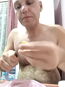 Snapshot of Pineapple04 chatting on September 2025 05:16:02 PM Pineapple04 online show from September 2025 05:16:02 PM