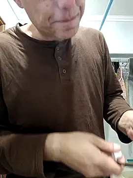 Snapshot of Pineapple04 chatting on October 2025 06:23:02 AM Pineapple04 online show from October 2025 06:23:02 AM