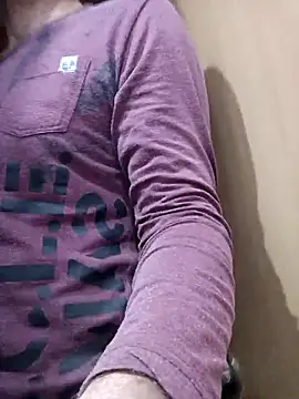 Snapshot of Pineapple04 chatting on October 2025 05:35:02 PM Pineapple04 online show from October 2025 05:35:02 PM