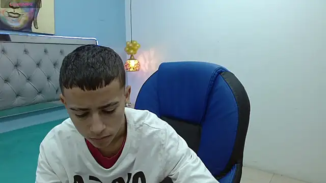 Xavii18 online show from February 2025 01:00:02 PM