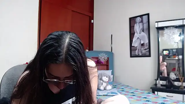 jeyloveebony online show from December 2024 04:49:02 PM